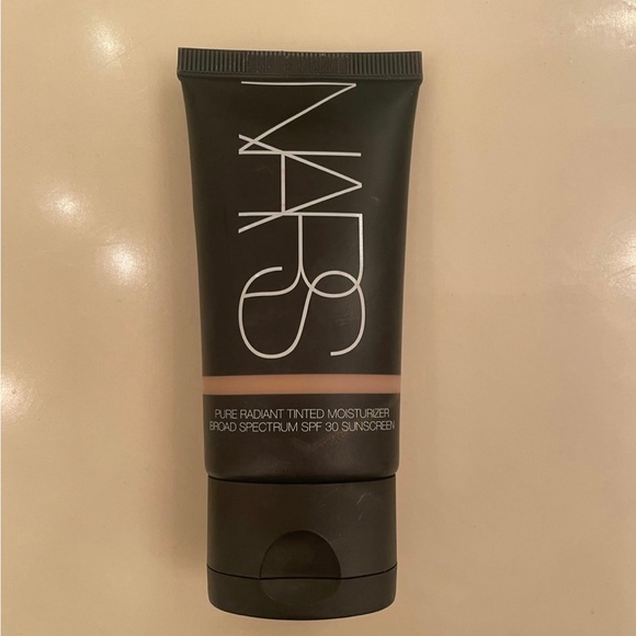 Nars tinted moisturizer - Picture 3 of 5